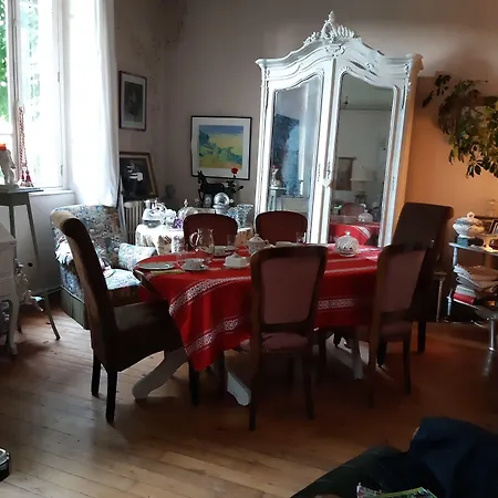 Le Clos Sainte Anne לינה וארוחת בוקר